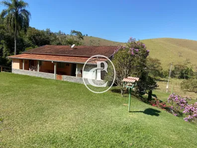 Fazenda/Sítio com 3 Quartos à venda, 120m² no Freitas, São José dos Campos