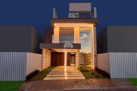 Sobrado com 3 Quartos à venda, 174m² no Santa Cândida, Curitiba