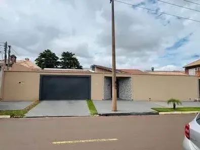 Casa com 5 Quartos para alugar, 400m² no Jardim São Lourenço, Campo Grande