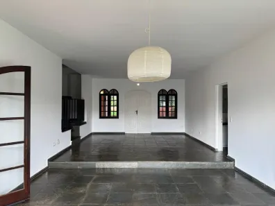 Casa com 3 Quartos para alugar, 840m² no San Diego Park, Cotia