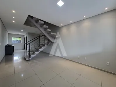 Casa com 3 Quartos para alugar, 100m² no Boa Vista, Joinville