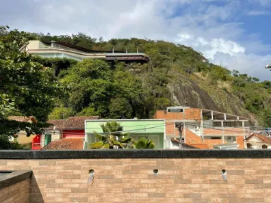 Casa com 4 Quartos à venda, 250m² no São Francisco, Niterói