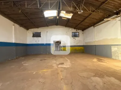 Galpão/Depósito/Armazém para alugar, 380m² no Tibery, Uberlândia