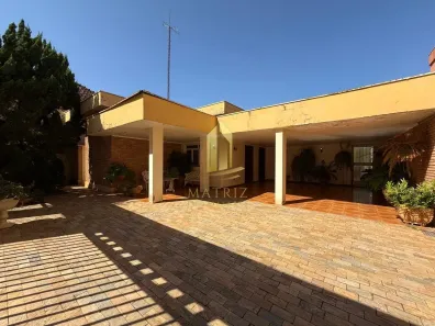 Casa com 4 Quartos à venda, 349m² no Centro, Franca