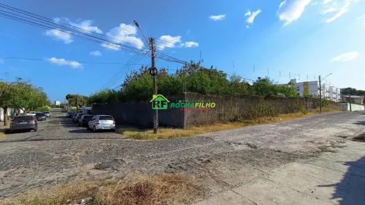 Lote/Terreno à venda, 900m² no Morada do Sol, Teresina