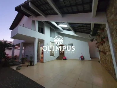 Casa com 4 Quartos à venda, 376m² no Santa Mônica, Uberlândia
