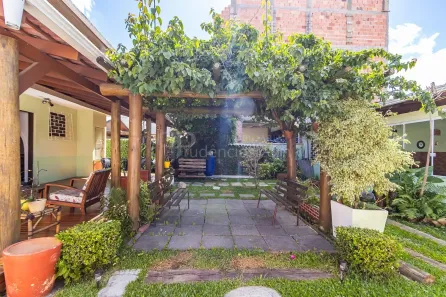 Casa com 5 Quartos à venda, 244m² no Jardim Amélia, Pinhais