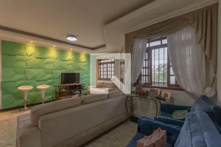Casa com 3 Quartos à venda, 144m² no Serrano, Belo Horizonte