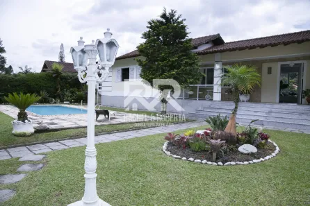 Casa de Condomínio com 4 Quartos à venda, 260m² no Carlos Guinle, Teresópolis