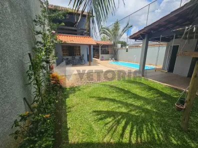 Sobrado com 3 Quartos à venda, 250m² no Jardim Jaqueira, Caraguatatuba