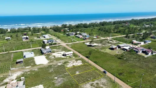 Lote/Terreno à venda, 300m² no Loteamento Erechim, Balneário Arroio do Silva