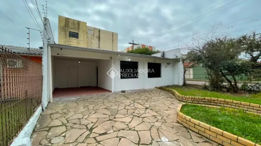 Casa com 2 Quartos para alugar, 130m² no Jardim do Salso, Porto Alegre
