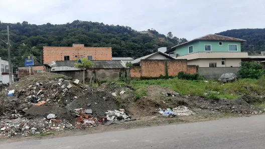 Lote/Terreno à venda, 330m² no Alto São Bento, Itapema