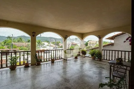 Casa com 4 Quartos à venda, 398m² no Itaipu, Niterói