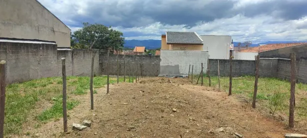 Lote/Terreno à venda, 125m² no Residencial Estoril, Taubaté