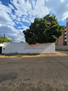 Casa com 3 Quartos para alugar, 1200m² no São João, Teresina