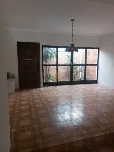 Casa com 5 Quartos para alugar, 300m² no Jardim Eugênia, Bauru