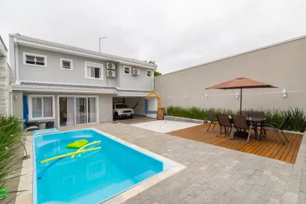 Casa com 4 Quartos à venda, 257m² no Xaxim, Curitiba
