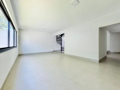 Casa com 6 Quartos para alugar, 467m² no Mediterrâneo, Londrina
