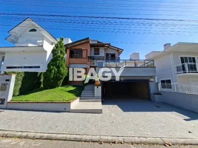 Casa com 3 Quartos para alugar, 210m² no Pedra Branca, Palhoça