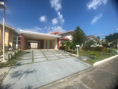 Casa de Condomínio com 4 Quartos para alugar, 190m² no Flores, Manaus