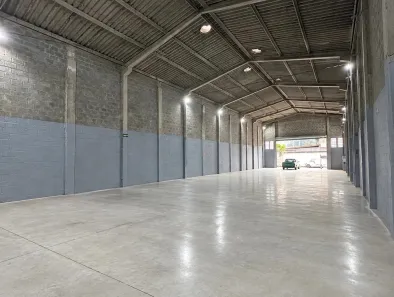 Galpão/Depósito/Armazém para alugar, 350m² no Jardim Santa Adélia, São Paulo