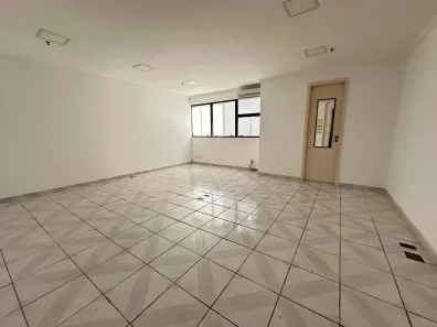 Sala Comercial para alugar, 55m² no Indianópolis, São Paulo