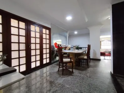 Casa com 5 Quartos à venda, 425m² no Sagrada Família, Belo Horizonte