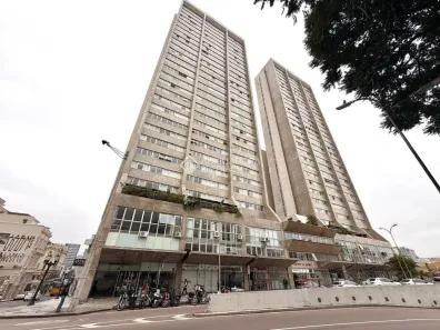 Apartamento com 2 Quartos à venda, 53m² no Centro, Curitiba