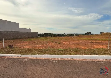 Lote/Terreno à venda, 300m² no Parque Serrano, Formosa