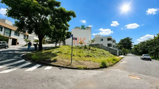 Lote/Terreno à venda, 371m² no Cabral, Contagem