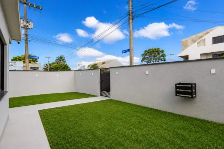 Sobrado com 3 Quartos à venda, 136m² no Capão Raso, Curitiba