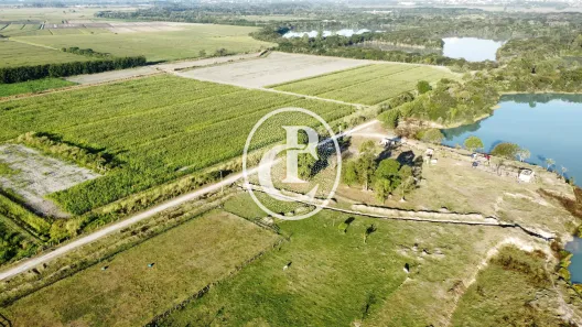 Fazenda/Sítio com 3 Quartos à venda, 300m² no Parque Senhor do Bonfim, Taubaté