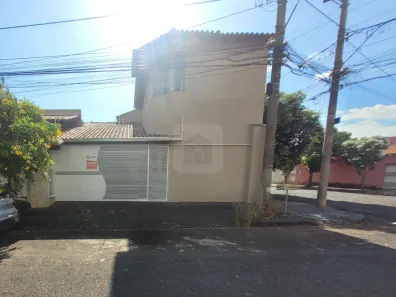 Casa com 4 Quartos à venda, 213m² no Presidente Roosevelt, Uberlândia