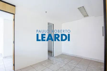 Sala Comercial à venda, 49m² no Liberdade, São Paulo