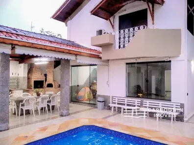 Sobrado com 4 Quartos para alugar, 345m² no Vila Resende, Caçapava