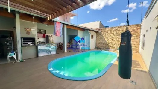 Casa com 3 Quartos à venda, 260m² no Triângulo, Porto Velho