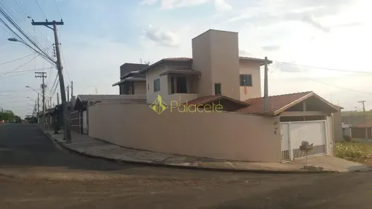 Sobrado com 3 Quartos à venda, 160m² no Residencial Mombaça I, Pindamonhangaba