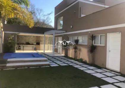 Casa de Condomínio com 5 Quartos à venda, 240m² no Corrêas, Petrópolis