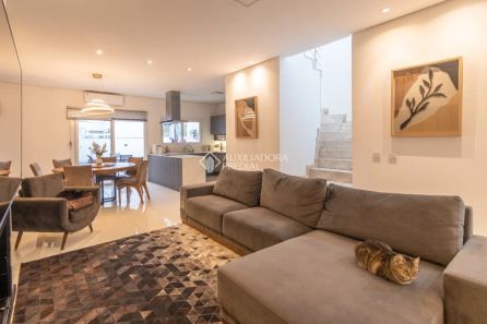 Casa de Condomínio com 4 Quartos à venda, 221m² no Hípica, Porto Alegre