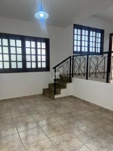Casa com 3 Quartos para alugar, 240m² no Jardim Florestal, Jundiaí