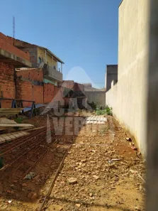 Lote/Terreno à venda, 180m² no Jardim Nair Maria, Salto