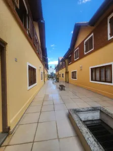 Casa de Condomínio com 3 Quartos para alugar, 220m² no Vila Gomes, São Paulo