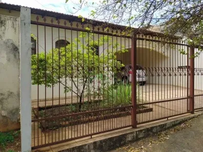 Casa com 3 Quartos à venda, 146m² no Jardim Londrilar, Londrina