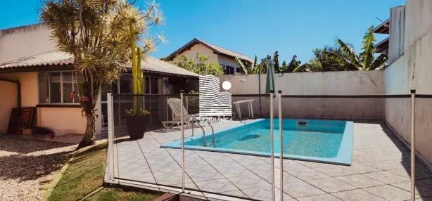 Casa com 3 Quartos à venda, 360m² no Itacorubi, Florianópolis