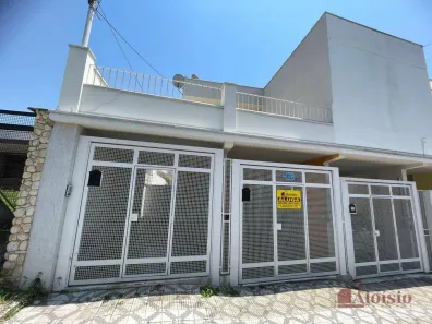 Sobrado com 2 Quartos para alugar, 100m² no Centro, Taubaté