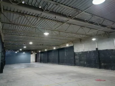 Galpão/Depósito/Armazém para alugar, 1000m² no Irajá, Rio de Janeiro
