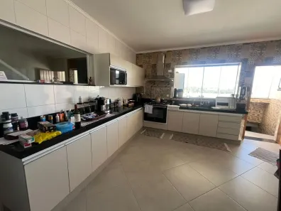 Sobrado com 3 Quartos para alugar, 240m² no Jardim Cristiane, Santo André