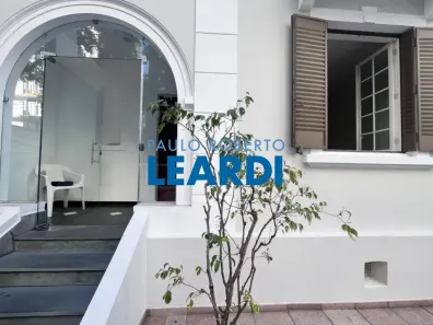 Ponto Comercial com 7 Quartos para alugar, 300m² no Cerqueira César, São Paulo