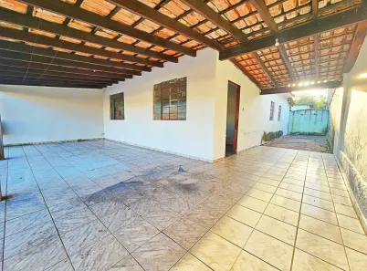 Casa com 3 Quartos à venda, 90m² no Presidente Roosevelt, Uberlândia